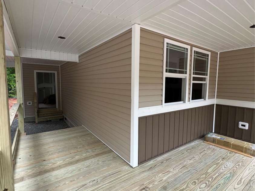 1987 Robert Rufty Lane, Catawba, NC 28609.  MLS# CAR4260983, YatesRealty ID 19746. Porch