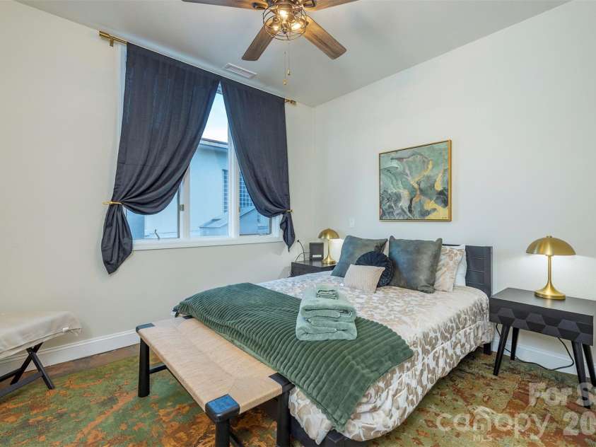 225 Main Street, Hendersonville, NC 28792.  MLS# CAR4364907, YatesRealty ID 19746. 