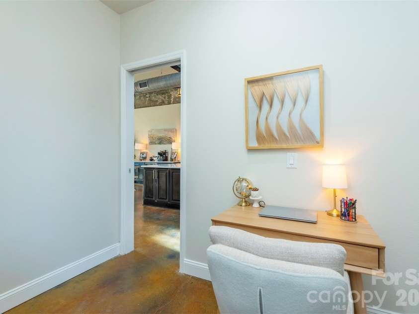 225 Main Street, Hendersonville, NC 28792.  MLS# CAR4364907, YatesRealty ID 19746. 