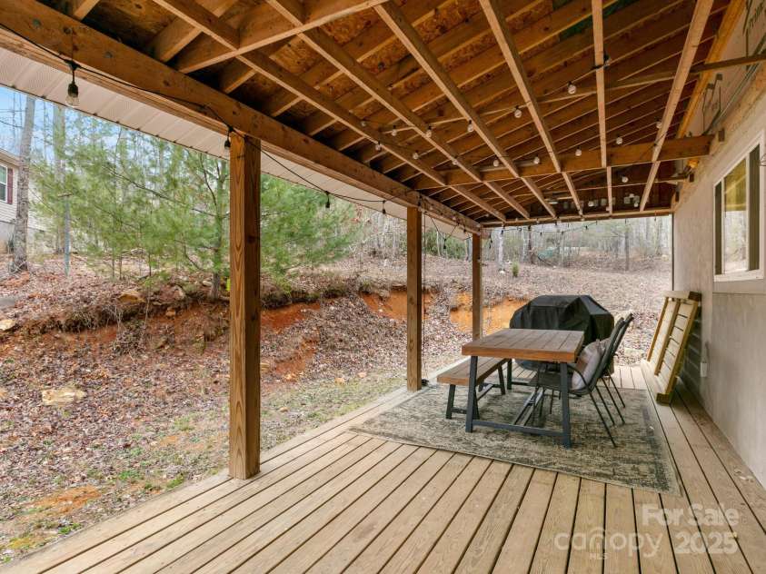 10 Bear Trail, Fairview, NC 28730.  MLS# CAR4232914, YatesRealty ID 19748. 