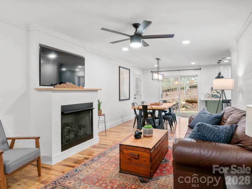 10 Bear Trail, Fairview, NC 28730.  MLS# CAR4232914, YatesRealty ID 19748. 