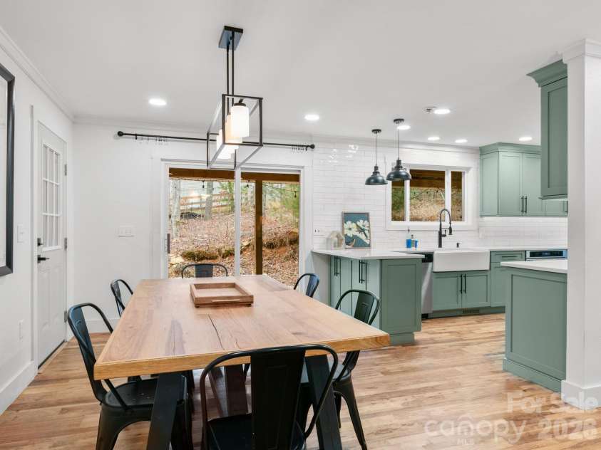 10 Bear Trail, Fairview, NC 28730.  MLS# CAR4232914, YatesRealty ID 19748. 