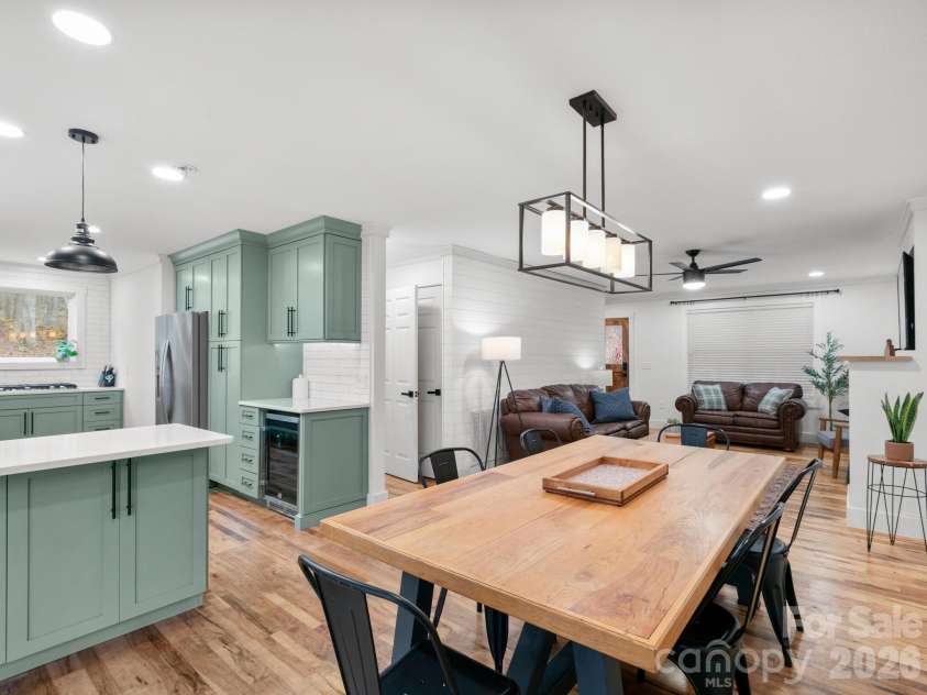 10 Bear Trail, Fairview, NC 28730.  MLS# CAR4232914, YatesRealty ID 19748. 