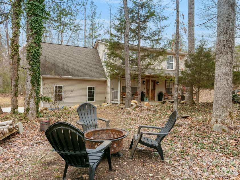 10 Bear Trail, Fairview, NC 28730.  MLS# CAR4232914, YatesRealty ID 19748. 