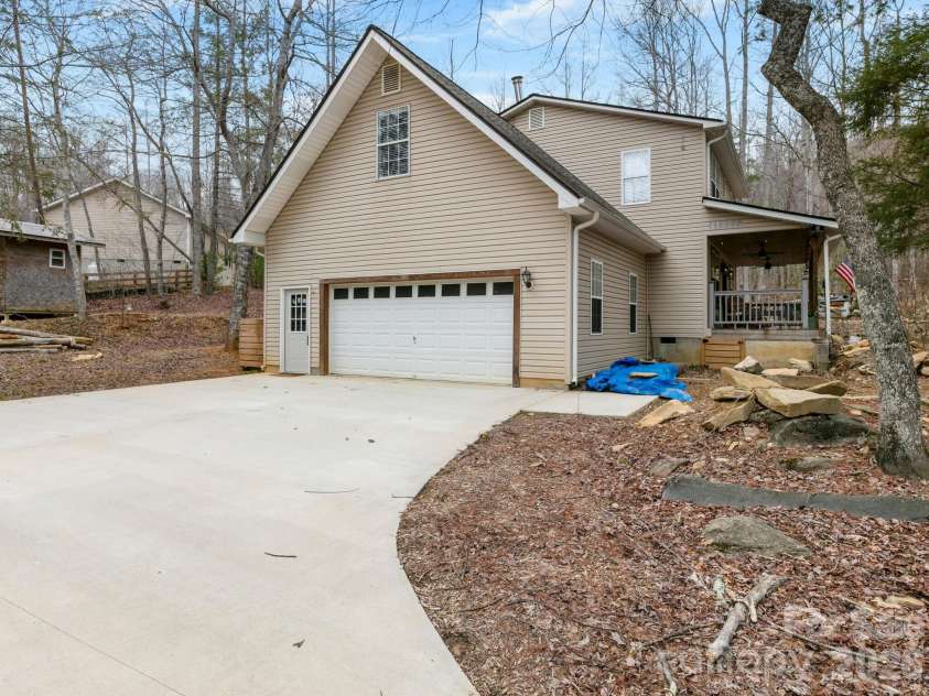 10 Bear Trail, Fairview, NC 28730.  MLS# CAR4232914, YatesRealty ID 19748. 