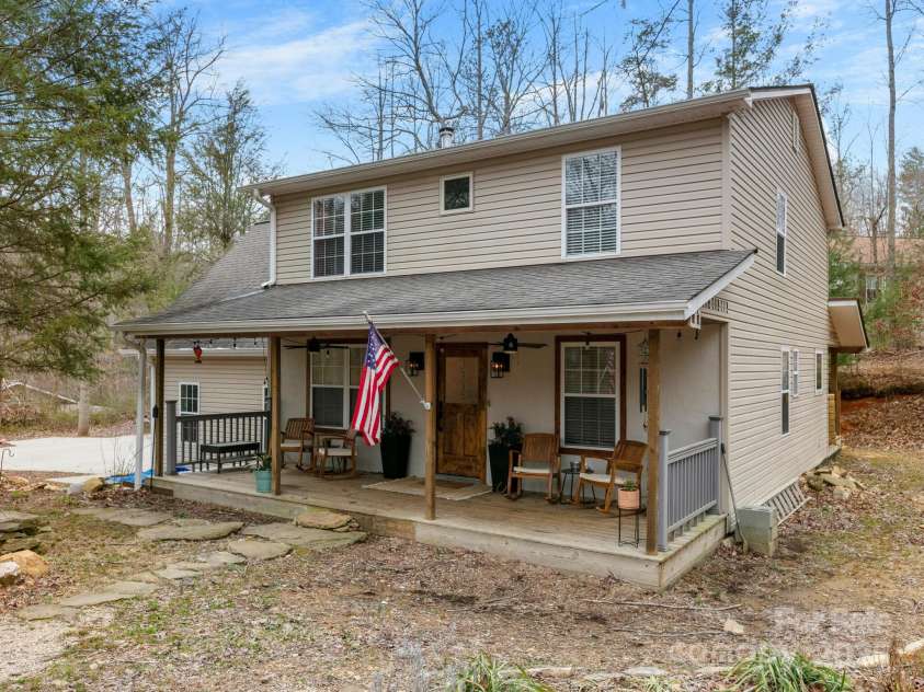 10 Bear Trail, Fairview, NC 28730.  MLS# CAR4232914, YatesRealty ID 19748. Welcome home to 10 Bear Trail!