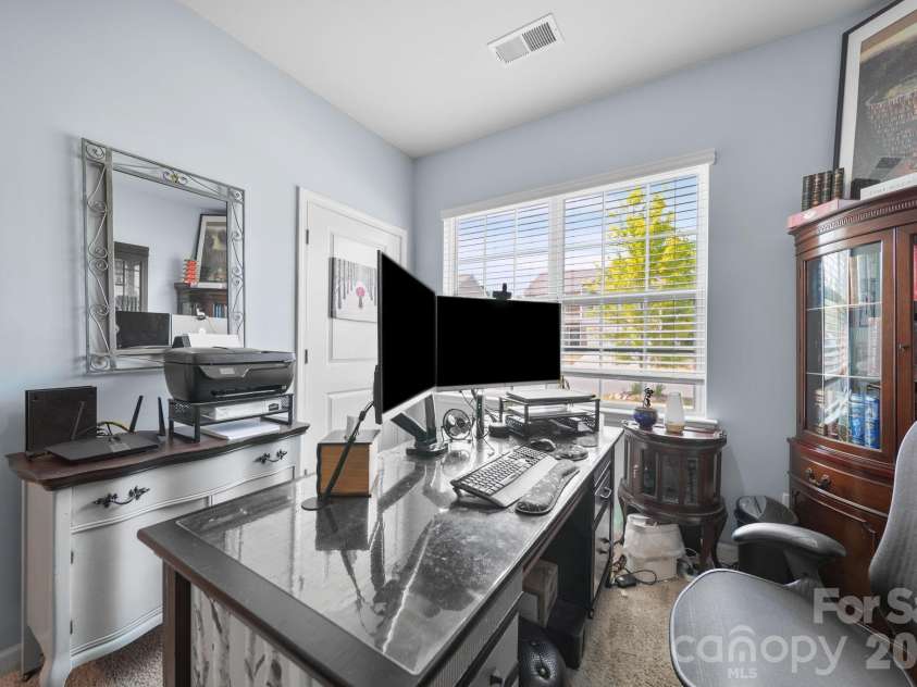 2228 Apple Glen Lane, Charlotte, NC 28269.  MLS# CAR4376737, YatesRealty ID 19748. 