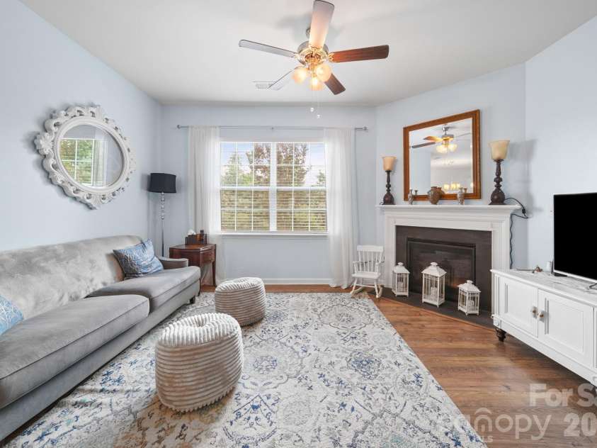 2228 Apple Glen Lane, Charlotte, NC 28269.  MLS# CAR4376737, YatesRealty ID 19748. 