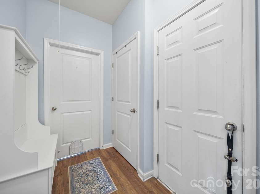2228 Apple Glen Lane, Charlotte, NC 28269.  MLS# CAR4376737, YatesRealty ID 19748. 