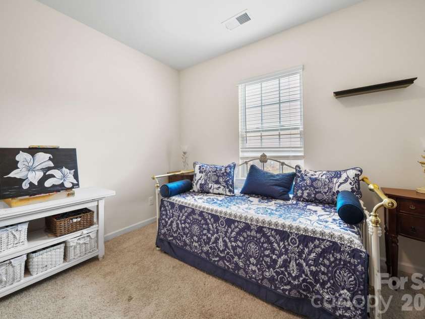 2228 Apple Glen Lane, Charlotte, NC 28269.  MLS# CAR4376737, YatesRealty ID 19748. 
