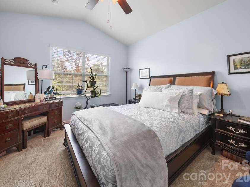 2228 Apple Glen Lane, Charlotte, NC 28269.  MLS# CAR4376737, YatesRealty ID 19748. 