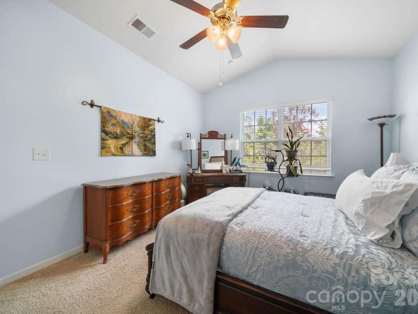 2228 Apple Glen Lane, Charlotte, NC 28269.  MLS# CAR4376737, YatesRealty ID 19748. 