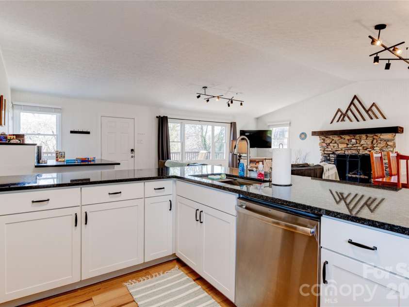 208 Altamahaw Avenue, Black Mountain, NC 28711.  MLS# CAR4375940, YatesRealty ID 19749. 