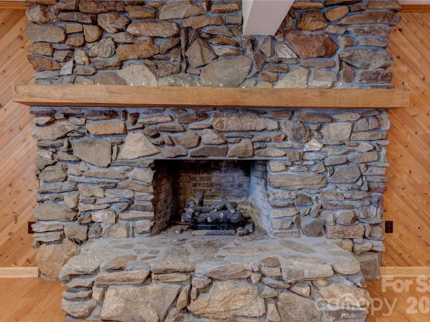208 Altamahaw Avenue, Black Mountain, NC 28711.  MLS# CAR4375940, YatesRealty ID 19749. 