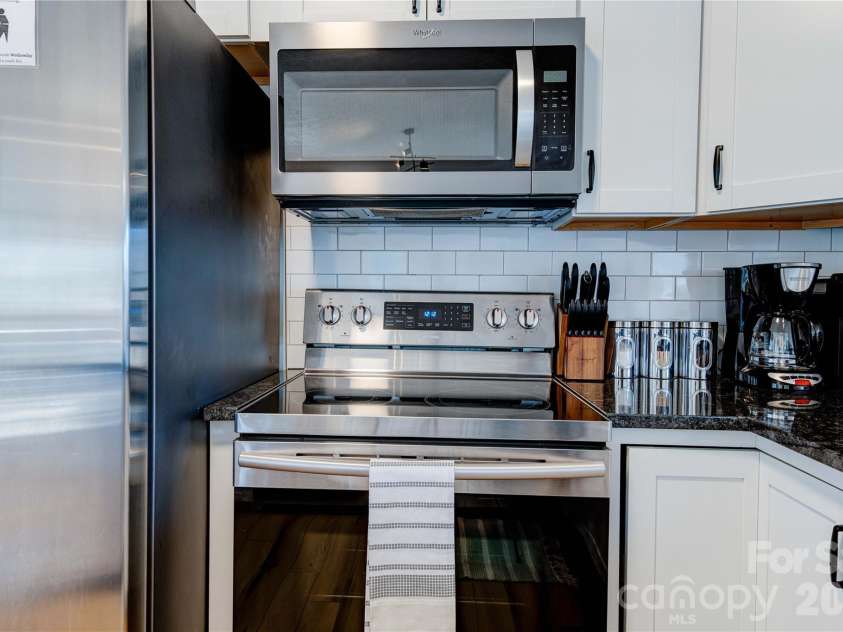 208 Altamahaw Avenue, Black Mountain, NC 28711.  MLS# CAR4375940, YatesRealty ID 19749. Kitchen