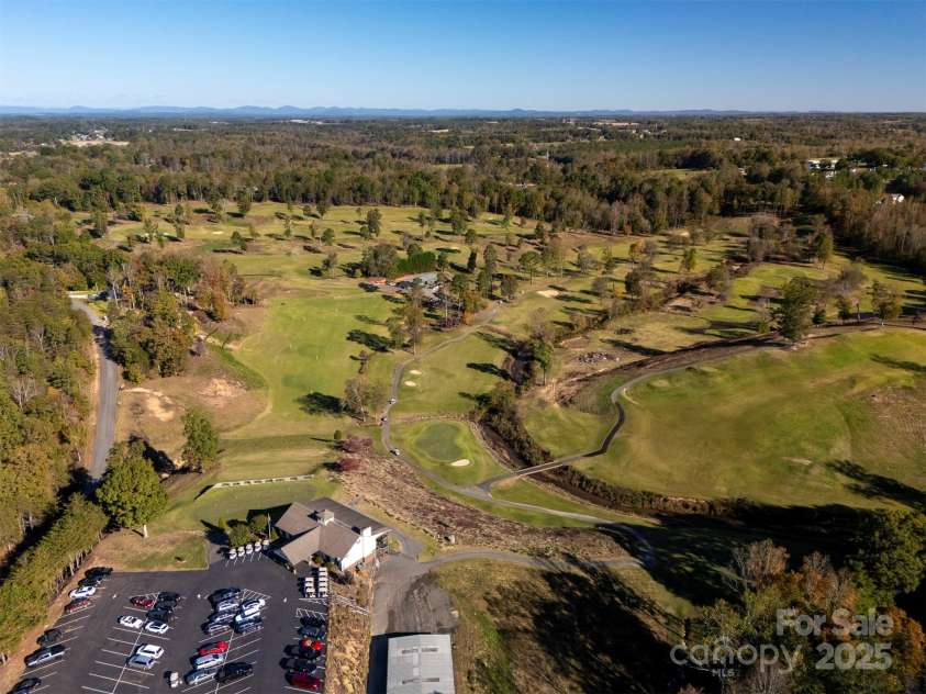 260 Broken Arrow Drive, Statesville, NC 28677.  MLS# CAR4315700, YatesRealty ID 1975. River Oaks Golf Course