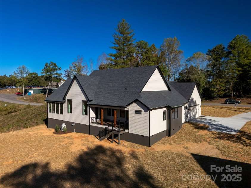 260 Broken Arrow Drive, Statesville, NC 28677.  MLS# CAR4315700, YatesRealty ID 1975. Side View