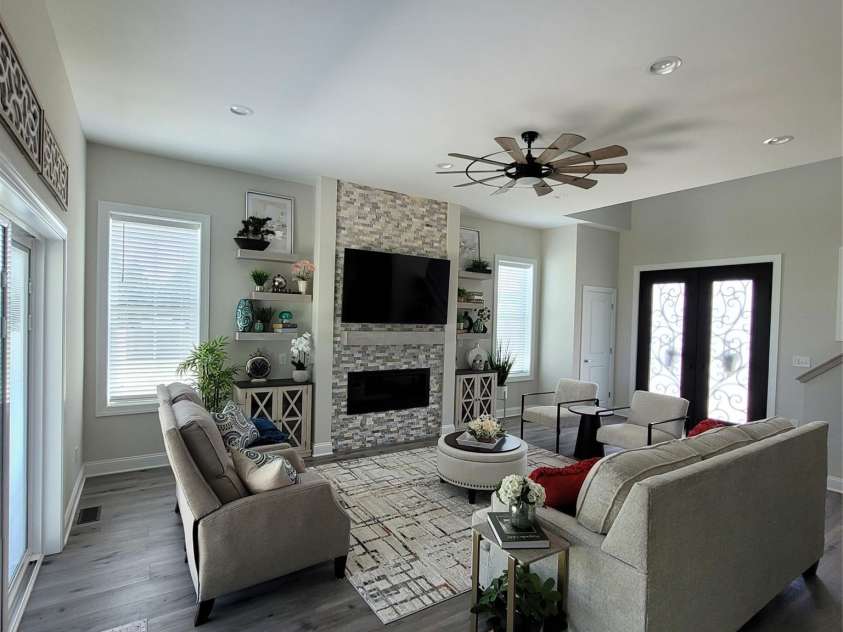 5118 Regents Park Drive, Hickory, NC 28602.  MLS# CAR4257044, YatesRealty ID 1975. 