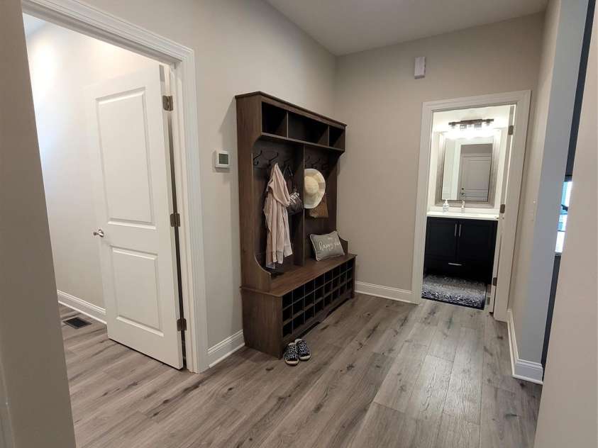 5118 Regents Park Drive, Hickory, NC 28602.  MLS# CAR4257044, YatesRealty ID 1975. Drop zone area