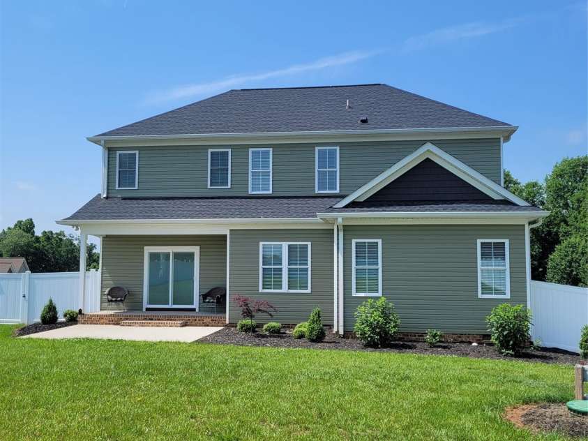 5118 Regents Park Drive, Hickory, NC 28602.  MLS# CAR4257044, YatesRealty ID 1975. Rear covered porch with and open patio