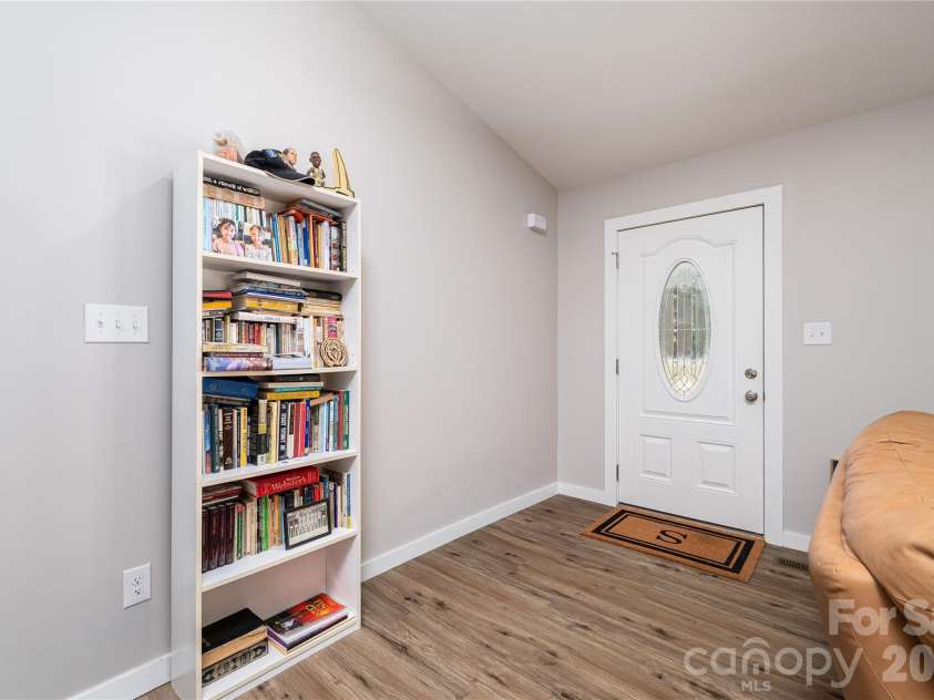 660 9th Street, Newton, NC 28658.  MLS# CAR4357825, YatesRealty ID 19750. Entry