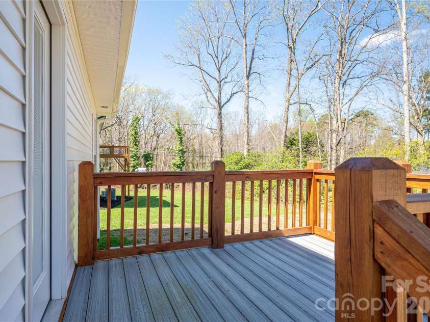 660 9th Street, Newton, NC 28658.  MLS# CAR4357825, YatesRealty ID 19750. Spacious Back yard