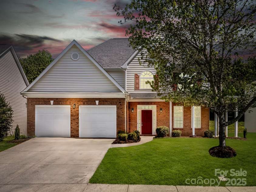 10032 Montrose Drive, Charlotte, NC 28269.  MLS# CAR4225271, YatesRealty ID 19752. 10032 MONTROSE DR