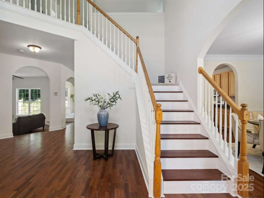 10032 Montrose Drive, Charlotte, NC 28269.  MLS# CAR4225271, YatesRealty ID 19752. 