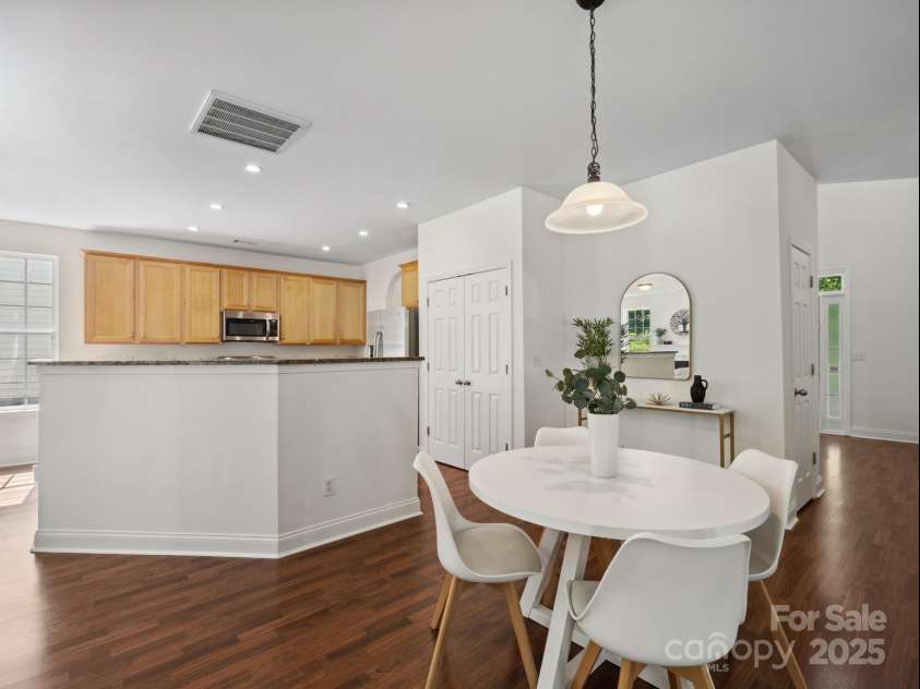 10032 Montrose Drive, Charlotte, NC 28269.  MLS# CAR4225271, YatesRealty ID 19752. 