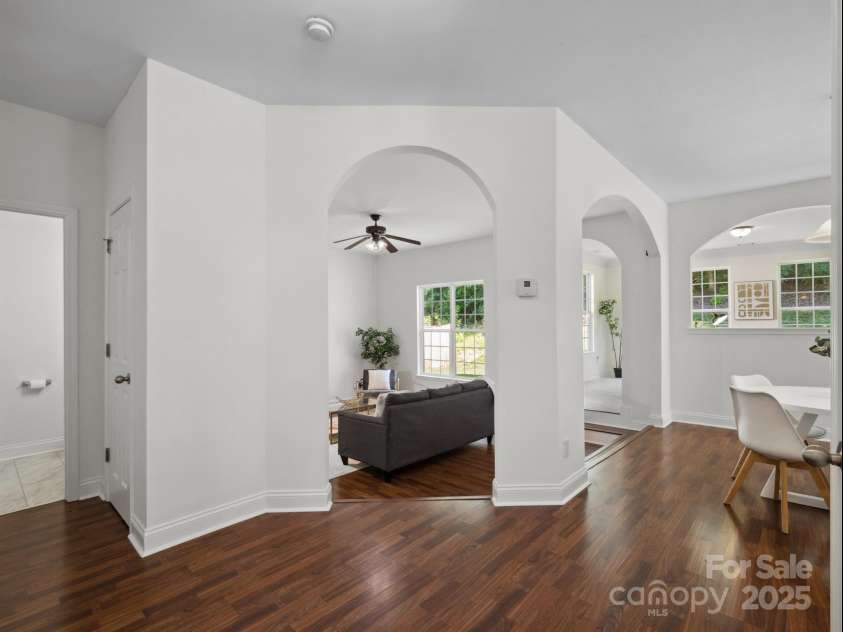 10032 Montrose Drive, Charlotte, NC 28269.  MLS# CAR4225271, YatesRealty ID 19752. 