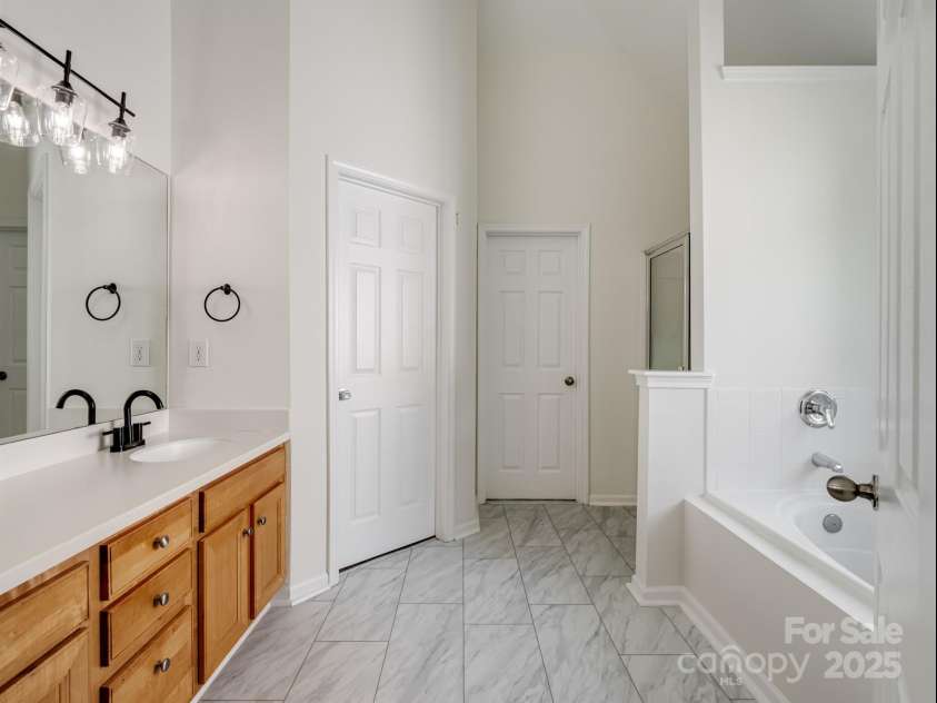 10032 Montrose Drive, Charlotte, NC 28269.  MLS# CAR4225271, YatesRealty ID 19752. 