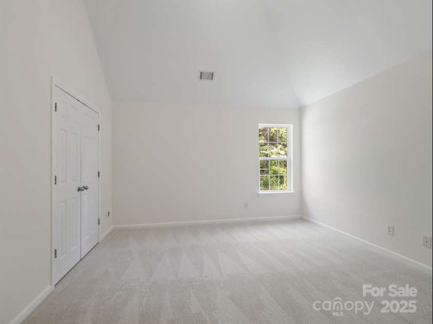 10032 Montrose Drive, Charlotte, NC 28269.  MLS# CAR4225271, YatesRealty ID 19752. 