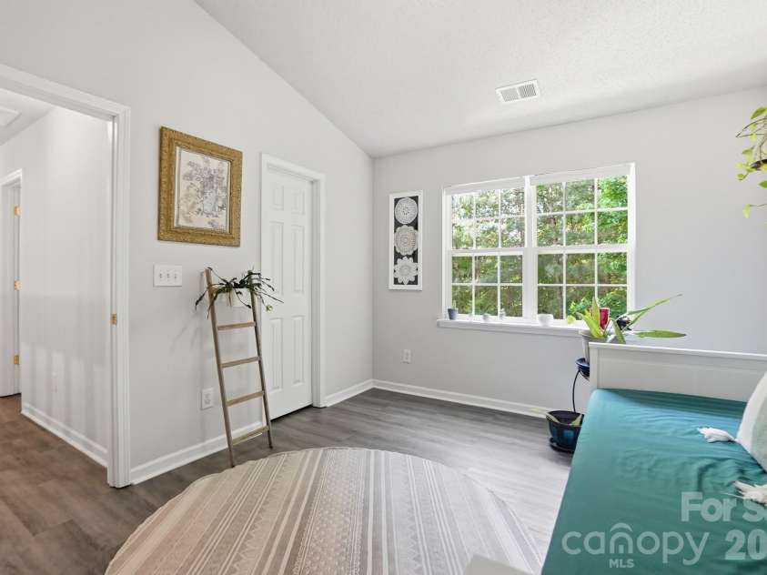 8170 Rudolph Road, Charlotte, NC 28216.  MLS# CAR4373244, YatesRealty ID 19752. 
