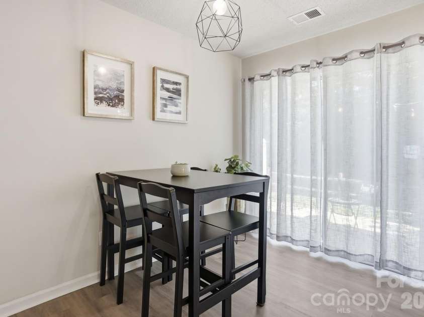 8170 Rudolph Road, Charlotte, NC 28216.  MLS# CAR4373244, YatesRealty ID 19752. Breakfast area