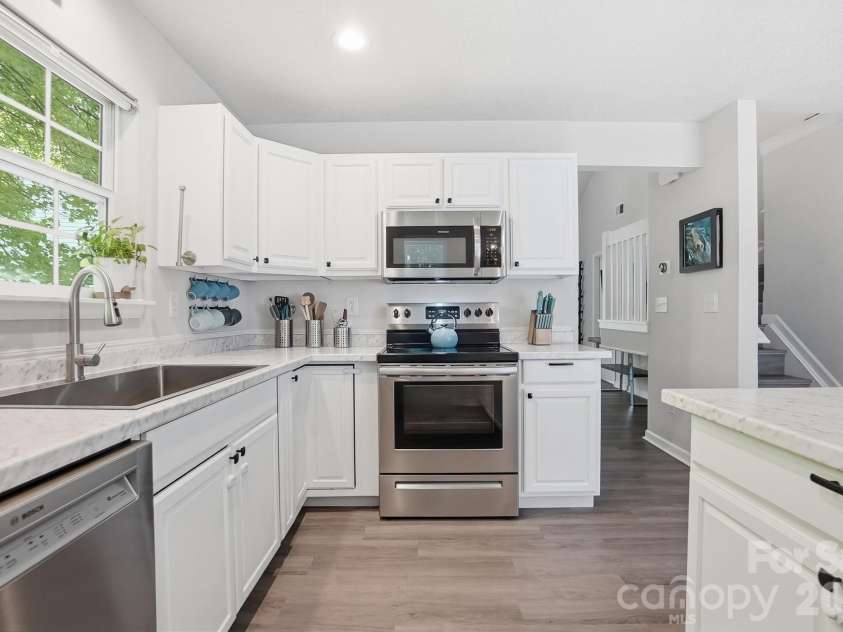 8170 Rudolph Road, Charlotte, NC 28216.  MLS# CAR4373244, YatesRealty ID 19752. Does this feel like home yet?