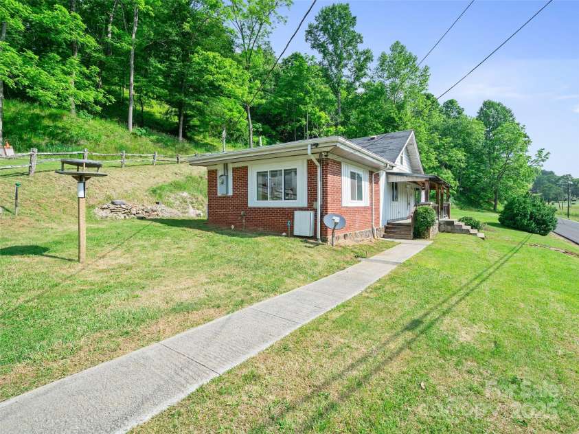 1029 Jacks Creek Road, Burnsville, NC 28714.  MLS# CAR4269578, YatesRealty ID 19753. 