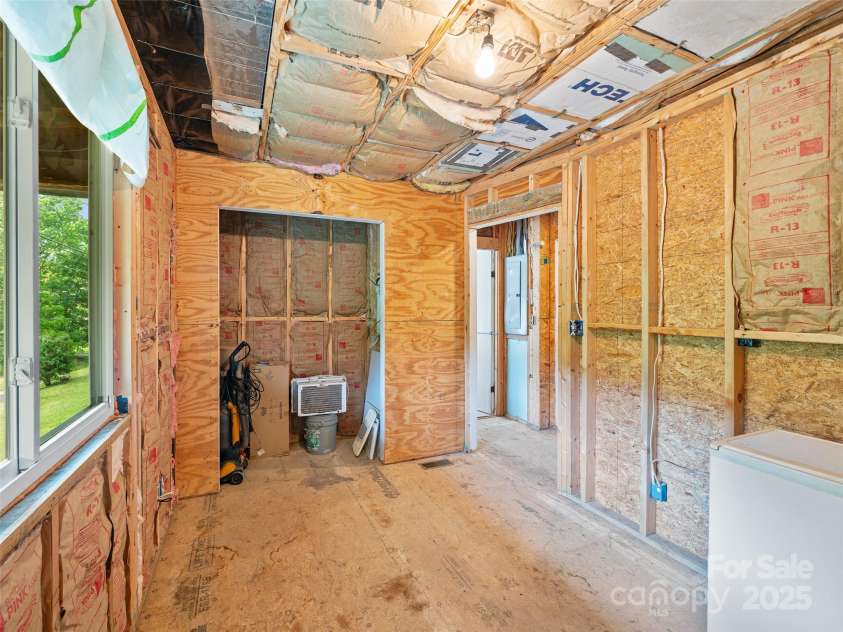 1029 Jacks Creek Road, Burnsville, NC 28714.  MLS# CAR4269578, YatesRealty ID 19753. 