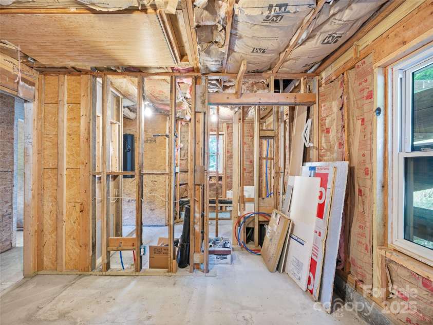 1029 Jacks Creek Road, Burnsville, NC 28714.  MLS# CAR4269578, YatesRealty ID 19753. 