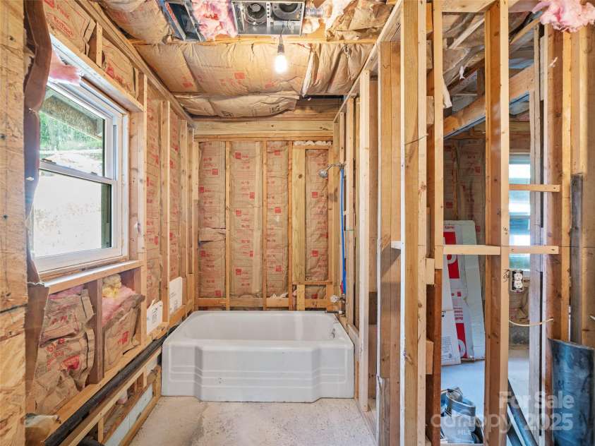 1029 Jacks Creek Road, Burnsville, NC 28714.  MLS# CAR4269578, YatesRealty ID 19753. 