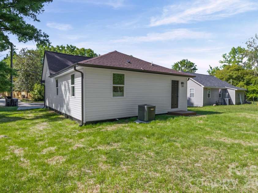 334 Whitner Street, Rock Hill, SC 29730.  MLS# CAR4370902, YatesRealty ID 19753. 