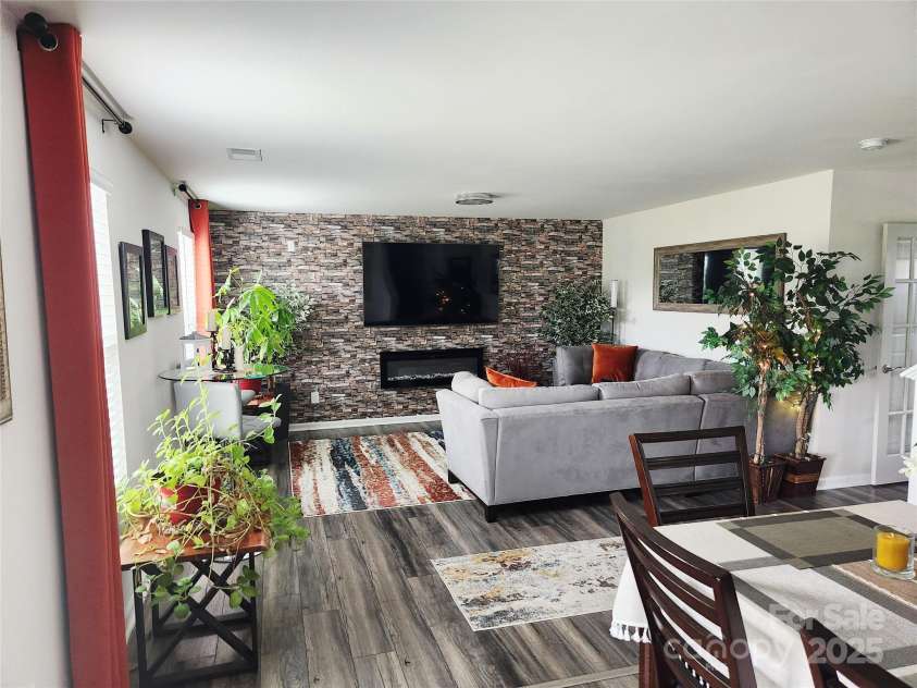 1047 Campbell Chase Lane, Concord, NC 28025.  MLS# CAR4271301, YatesRealty ID 19755. 