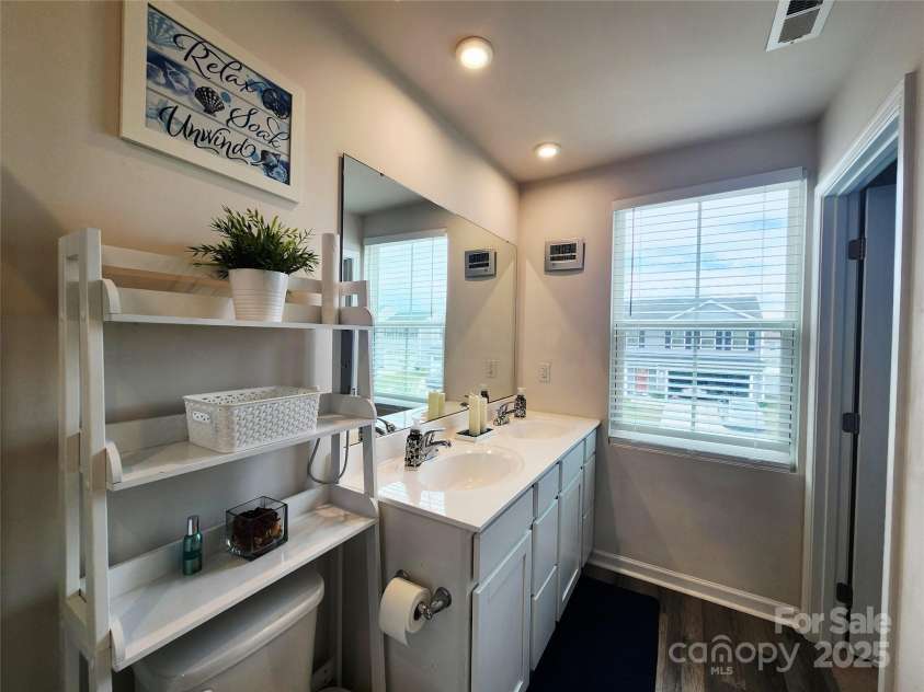1047 Campbell Chase Lane, Concord, NC 28025.  MLS# CAR4271301, YatesRealty ID 19755. 