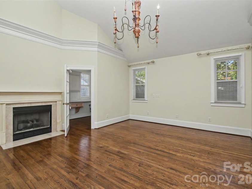 321 Circle Avenue, Charlotte, NC 28207.  MLS# CAR4376630, YatesRealty ID 19755. 