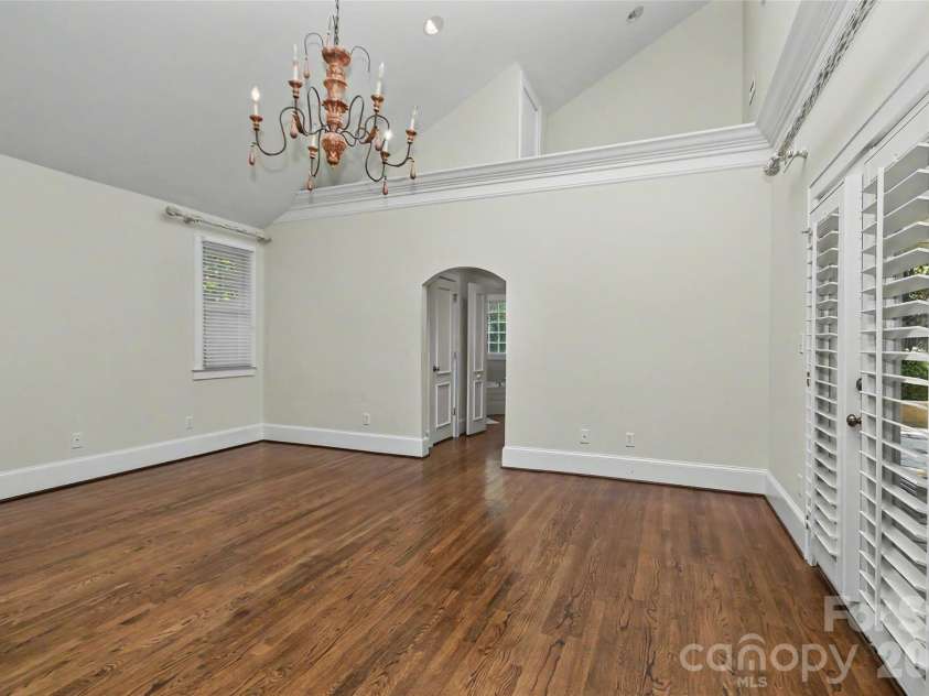 321 Circle Avenue, Charlotte, NC 28207.  MLS# CAR4376630, YatesRealty ID 19755. 