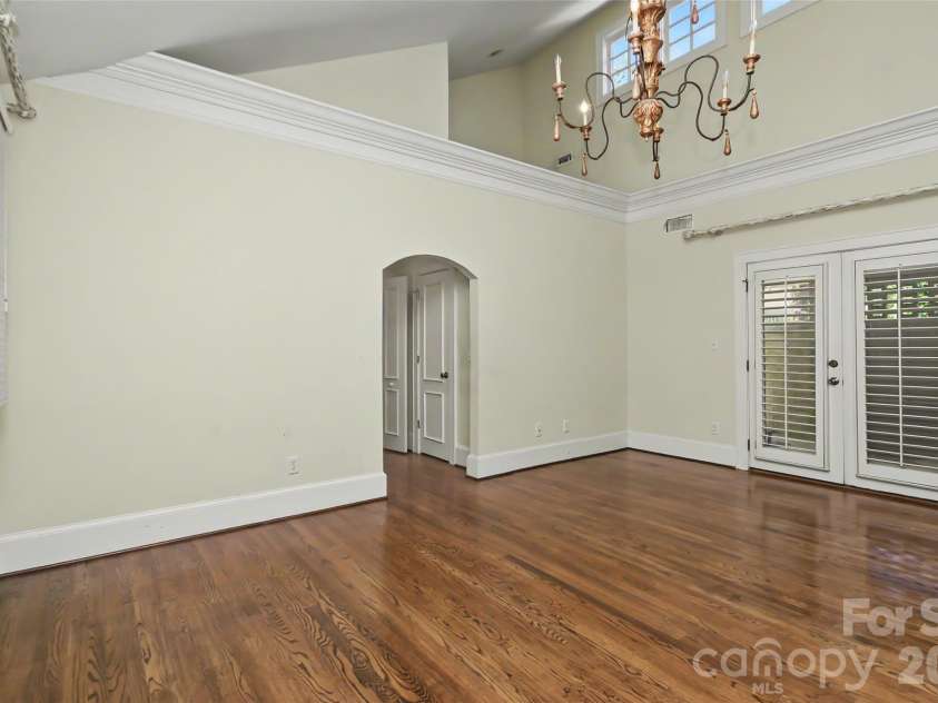 321 Circle Avenue, Charlotte, NC 28207.  MLS# CAR4376630, YatesRealty ID 19755. 