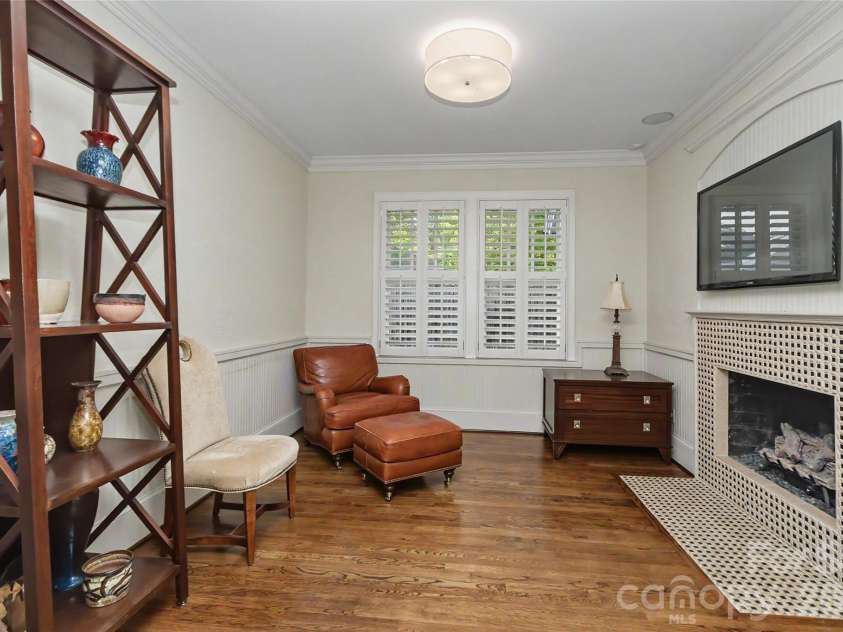 321 Circle Avenue, Charlotte, NC 28207.  MLS# CAR4376630, YatesRealty ID 19755. 
