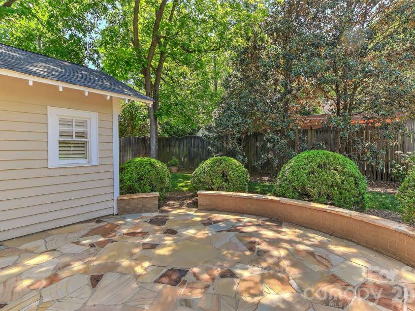 321 Circle Avenue, Charlotte, NC 28207.  MLS# CAR4376630, YatesRealty ID 19755. 