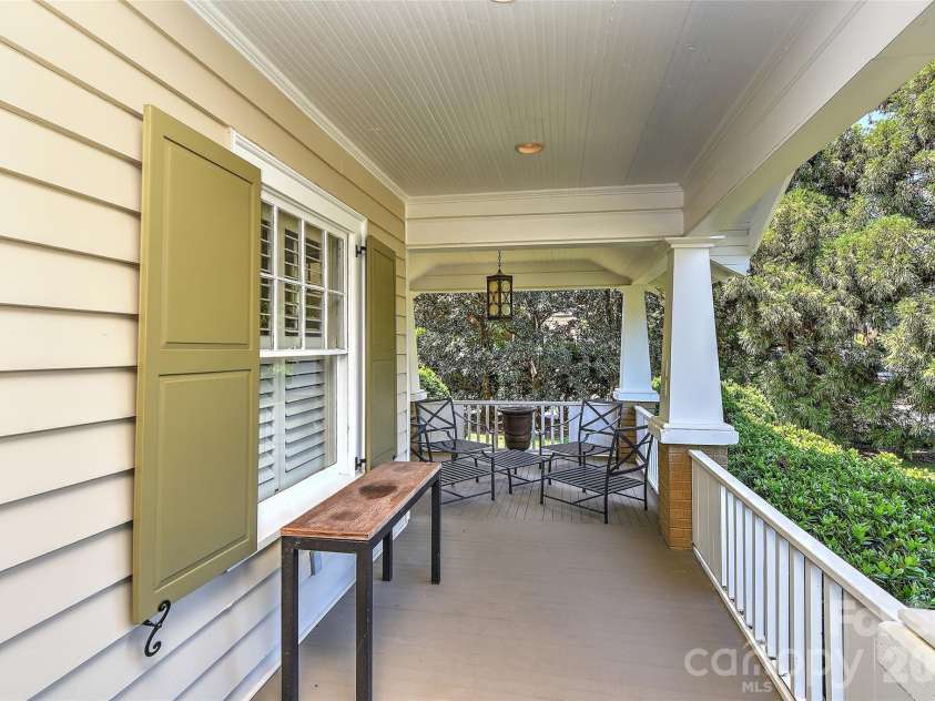 321 Circle Avenue, Charlotte, NC 28207.  MLS# CAR4376630, YatesRealty ID 19755. 