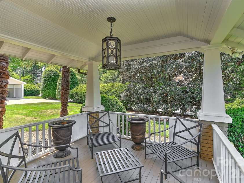 321 Circle Avenue, Charlotte, NC 28207.  MLS# CAR4376630, YatesRealty ID 19755. 