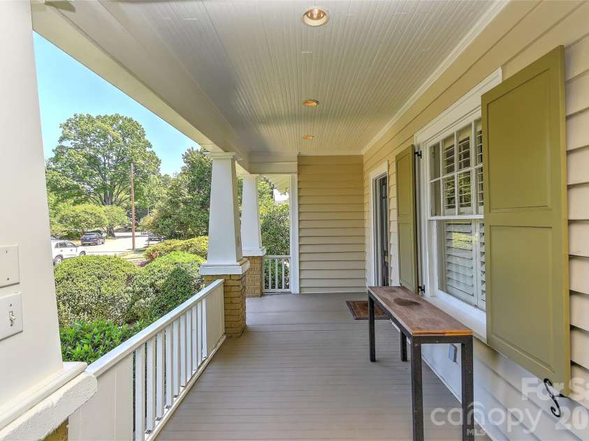 321 Circle Avenue, Charlotte, NC 28207.  MLS# CAR4376630, YatesRealty ID 19755. 
